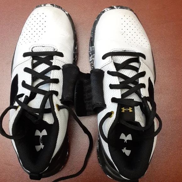 🎒 2/$30 👟 Under Armour Zone BB Youth Basketball Shoes Sz 3Y - Picture 9 of 11